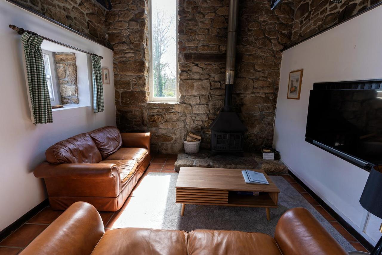 Beautiful Cornish Barn In The Stunning Lamorna Valley With Large Garden Apartment Paul Exterior photo